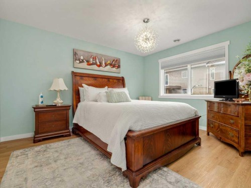 318 Whispering Way, Vulcan, AB - Indoor Photo Showing Bedroom