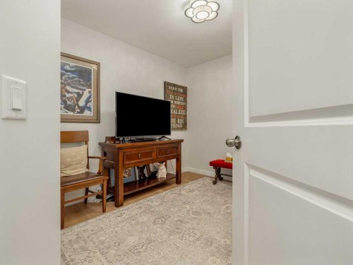 318 Whispering Way, Vulcan, AB - Indoor Photo Showing Other Room