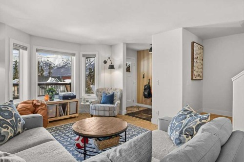 979 Wilson Way, Canmore, AB - Indoor Photo Showing Living Room