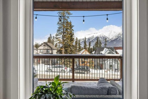 979 Wilson Way, Canmore, AB -  Photo Showing Other Room