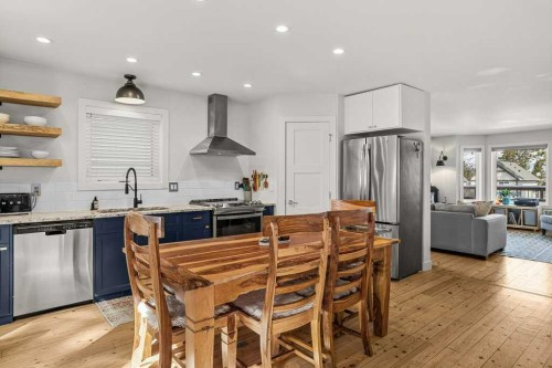 979 Wilson Way, Canmore, AB - Indoor Photo Showing Kitchen With Upgraded Kitchen