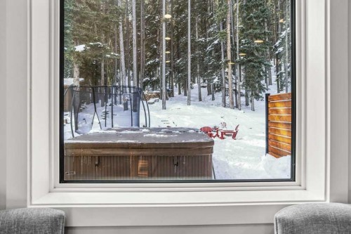 979 Wilson Way, Canmore, AB - 