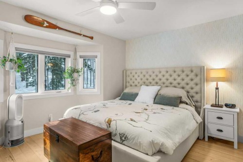 979 Wilson Way, Canmore, AB - Indoor Photo Showing Bedroom