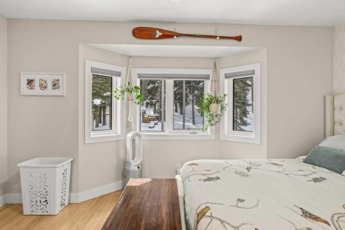 979 Wilson Way, Canmore, AB - Indoor Photo Showing Bedroom