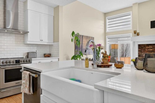 204 Walden Landing Se, Calgary, AB - Indoor Photo Showing Kitchen