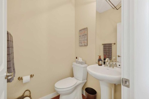 204 Walden Landing Se, Calgary, AB - Indoor Photo Showing Bathroom