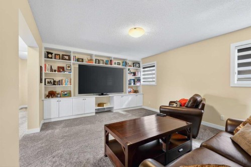 204 Walden Landing Se, Calgary, AB - Indoor Photo Showing Living Room