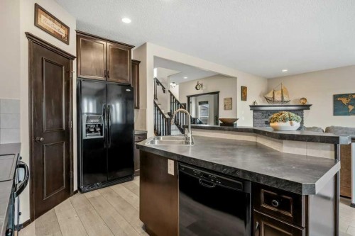 201 Pantego Road Nw, Calgary, AB - Indoor Photo Showing Kitchen With Double Sink