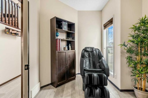 201 Pantego Road Nw, Calgary, AB - Indoor Photo Showing Other Room