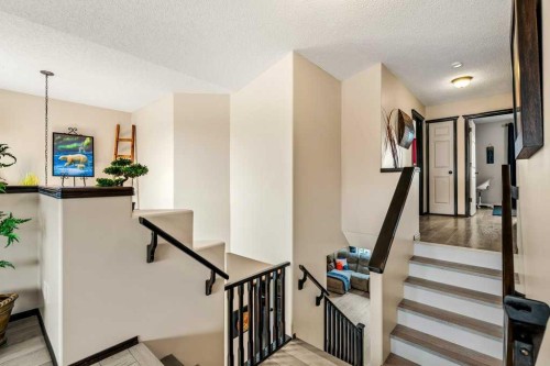 201 Pantego Road Nw, Calgary, AB - Indoor Photo Showing Other Room