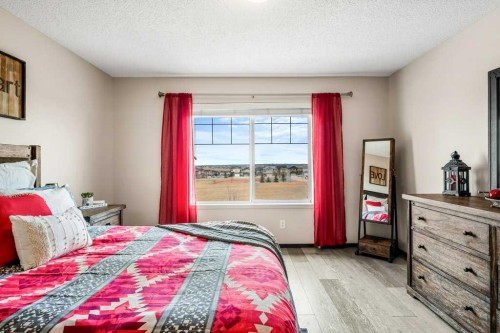 201 Pantego Road Nw, Calgary, AB - Indoor Photo Showing Bedroom