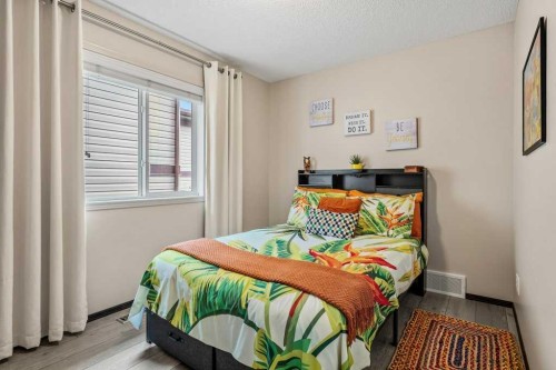201 Pantego Road Nw, Calgary, AB - Indoor Photo Showing Bedroom
