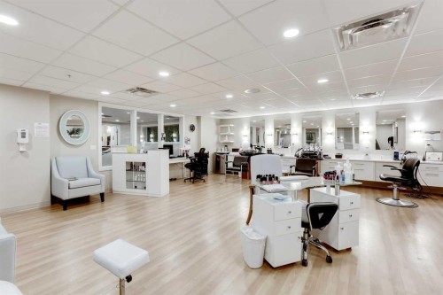 404-2635 Eversyde Avenue Sw, Calgary, AB - Indoor