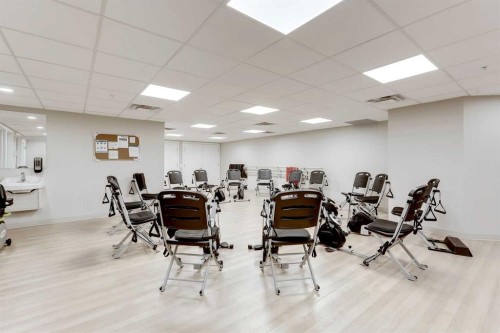 404-2635 Eversyde Avenue Sw, Calgary, AB - Indoor