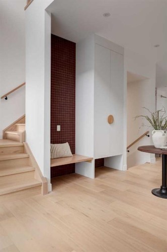 8812 33 Avenue Nw, Calgary, AB - Indoor Photo Showing Other Room