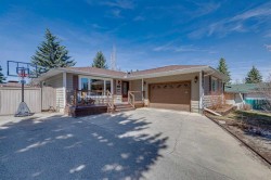 734 Oakhill Place SW Calgary, AB T2V 3X9