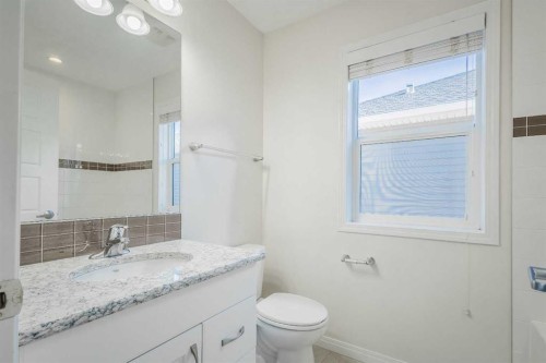 271 Windford Crescent Sw, Airdrie, AB - Indoor Photo Showing Bathroom