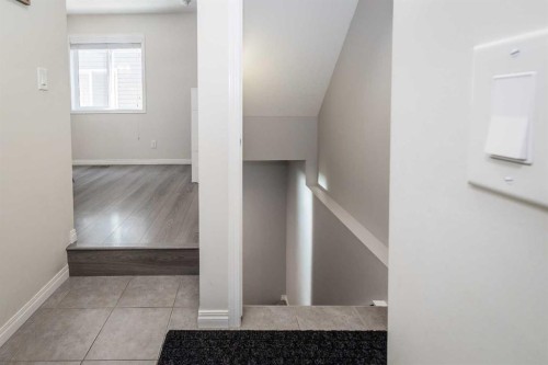271 Windford Crescent Sw, Airdrie, AB - Indoor Photo Showing Other Room