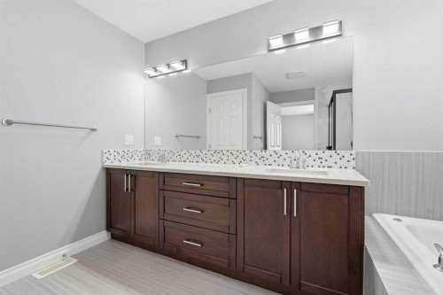 196 Evansborough Way Nw, Calgary, AB - Indoor Photo Showing Bathroom