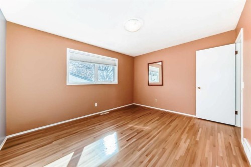 60 Huntham Road Ne, Calgary, AB - Indoor Photo Showing Other Room
