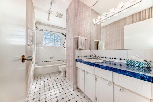 60 Huntham Road Ne, Calgary, AB - Indoor Photo Showing Bathroom