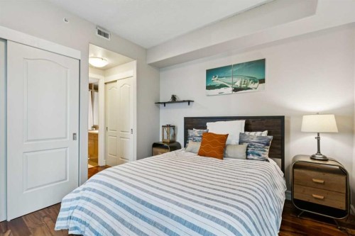 1701-836 15 Avenue, Calgary, AB - Indoor Photo Showing Bedroom