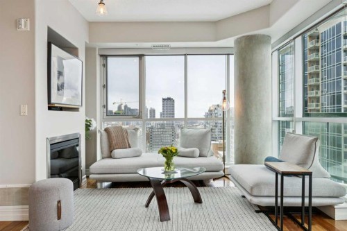 1701-836 15 Avenue, Calgary, AB - Indoor Photo Showing Living Room