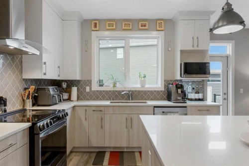 173 Auburn Sound Close Se, Calgary, AB - Indoor Photo Showing Kitchen