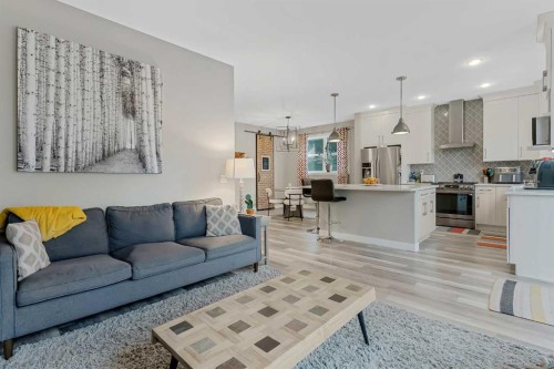 173 Auburn Sound Close Se, Calgary, AB - Indoor Photo Showing Living Room