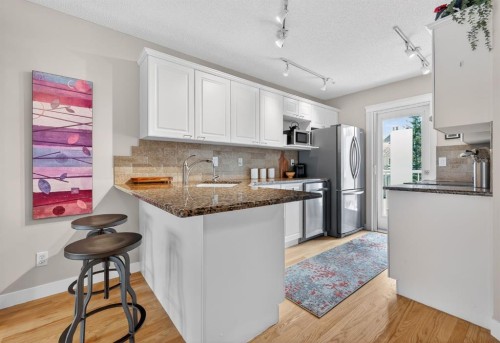 86 Inglewood Point Se, Calgary, AB - Indoor Photo Showing Kitchen