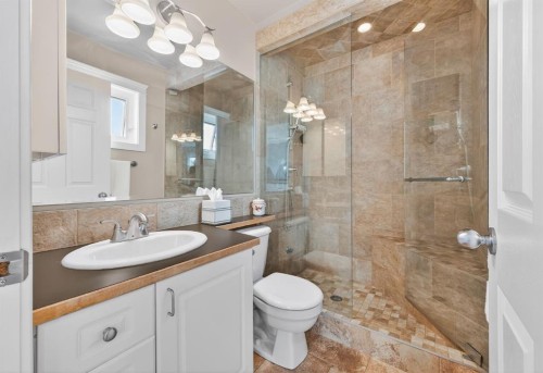 86 Inglewood Point Se, Calgary, AB - Indoor Photo Showing Bathroom