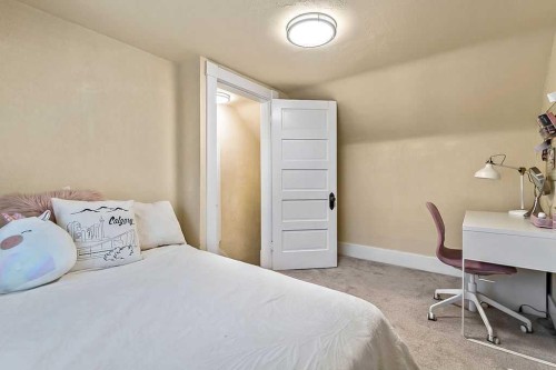 3510 21 Street Sw, Calgary, AB - Indoor Photo Showing Bedroom