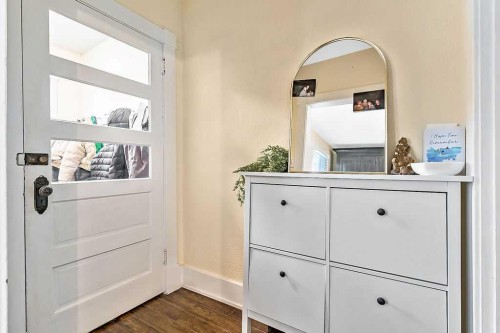 3510 21 Street Sw, Calgary, AB - Indoor Photo Showing Other Room