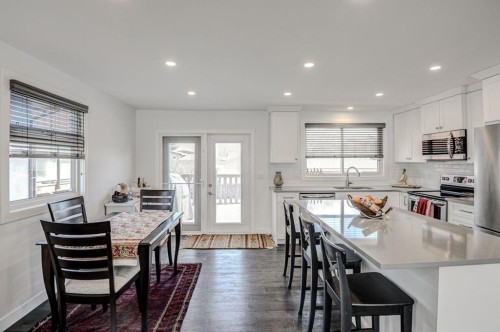 7024 20 Street Se, Calgary, AB - Indoor