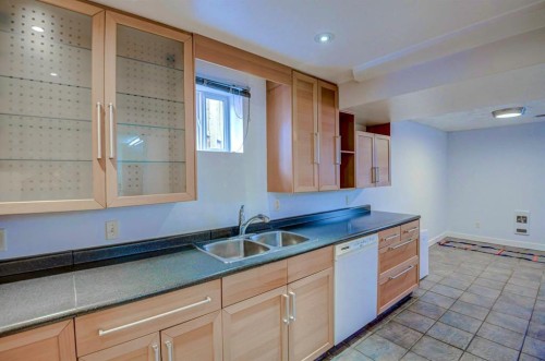 7024 20 Street Se, Calgary, AB - Indoor Photo Showing Kitchen With Double Sink
