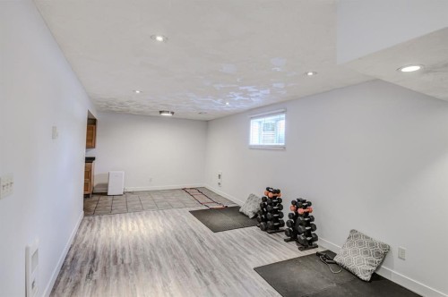 7024 20 Street Se, Calgary, AB - Indoor