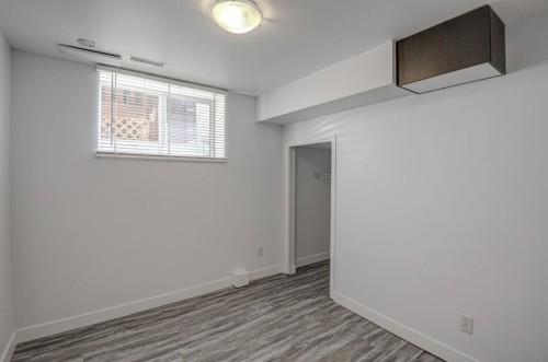 7024 20 Street Se, Calgary, AB - Indoor Photo Showing Other Room