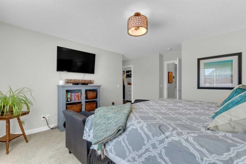 21 Masters Place Se, Calgary, AB - Indoor Photo Showing Bedroom