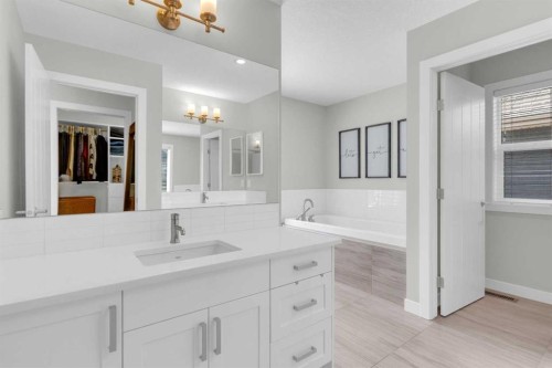 21 Masters Place Se, Calgary, AB - Indoor Photo Showing Bathroom