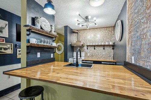 203-431 1 Avenue Ne, Calgary, AB - Indoor