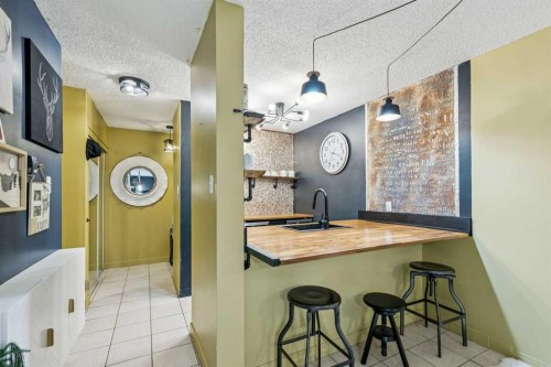 203-431 1 Avenue Ne, Calgary, AB - Indoor