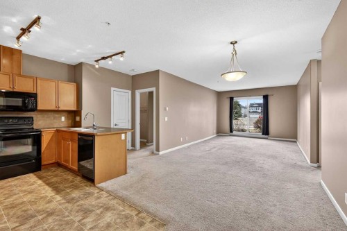 137-52 Cranfield Link Se, Calgary, AB - Indoor Photo Showing Kitchen