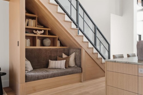 6 Stanley Crescent Sw, Calgary, AB - Indoor Photo Showing Other Room