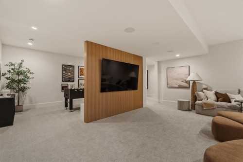 6 Stanley Crescent Sw, Calgary, AB - Indoor Photo Showing Other Room