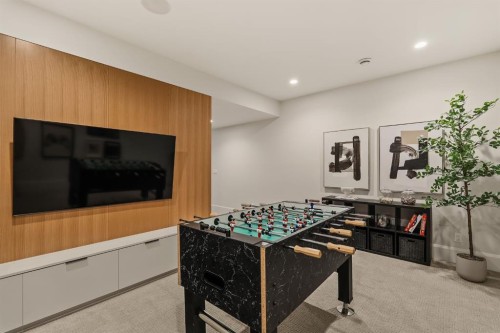 6 Stanley Crescent Sw, Calgary, AB - Indoor Photo Showing Other Room