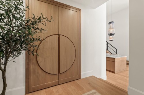 6 Stanley Crescent Sw, Calgary, AB - Indoor Photo Showing Other Room