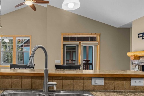 202-70 Dyrgas Gate, Canmore, AB - Indoor