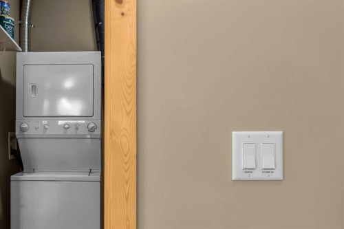 202-70 Dyrgas Gate, Canmore, AB - Indoor Photo Showing Laundry Room