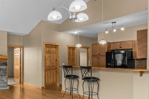 202-70 Dyrgas Gate, Canmore, AB - Indoor Photo Showing Kitchen