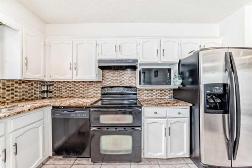 5411 Temple Road Ne, Calgary, AB - Indoor Photo Showing Kitchen